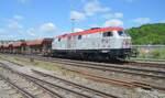 Die FSI  Phoenix  (92 80 1216 121-4 D-FSI) war am 15.05. 2025 im Bauzugeinsatz und hatte einen Schotterzug am Haken.